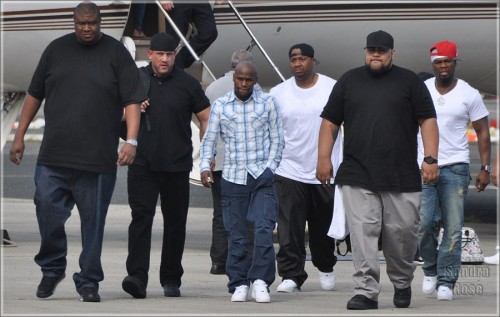 Floyd Mayweather and 50 cent arriving in Puerto Rico